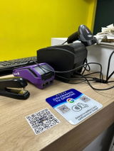Foto de cliente - placa instalada en escritorio